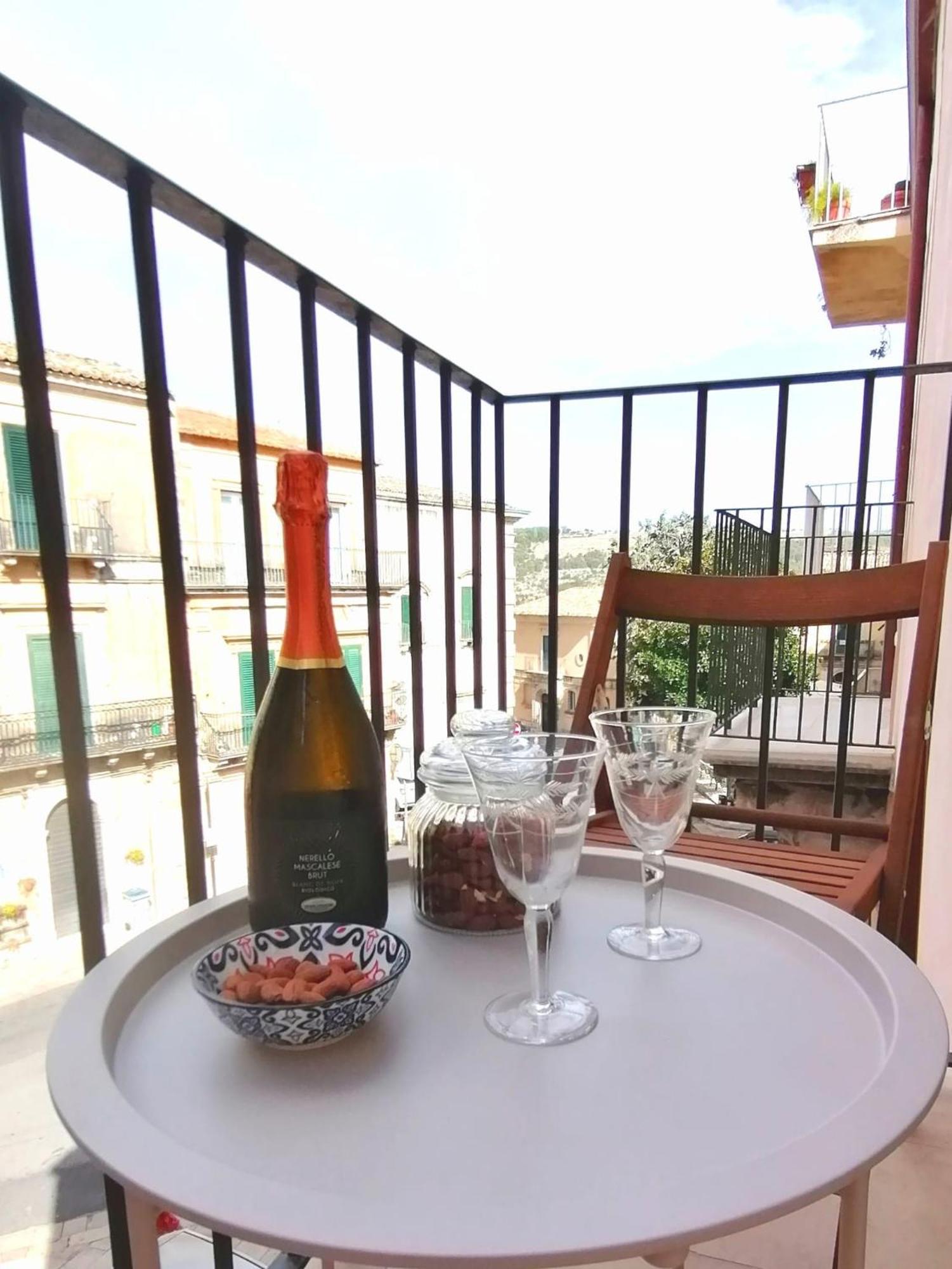 B&B Ibla Art Centro Ragusa Buitenkant foto
